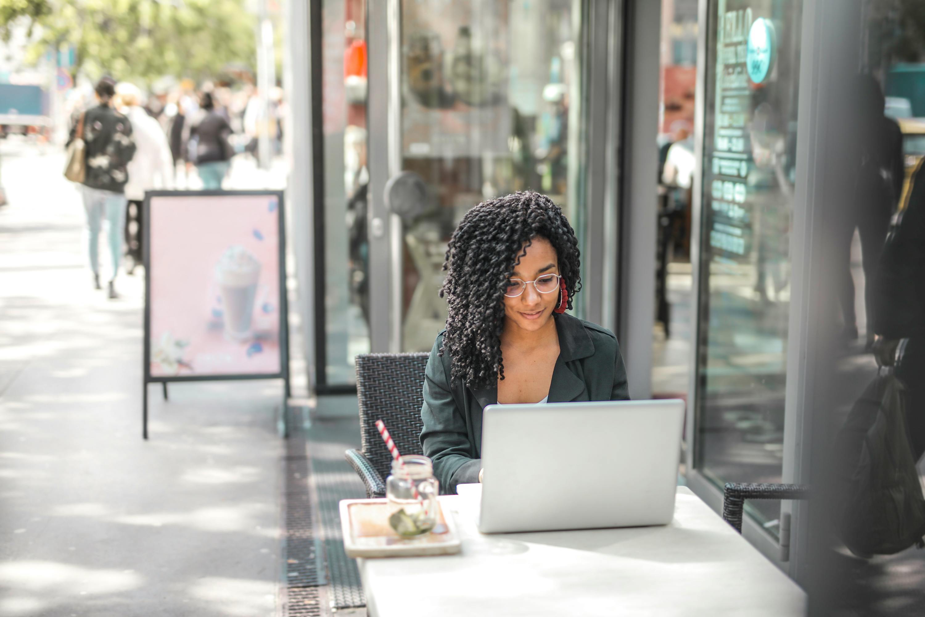 A woman working in a coffee shop 